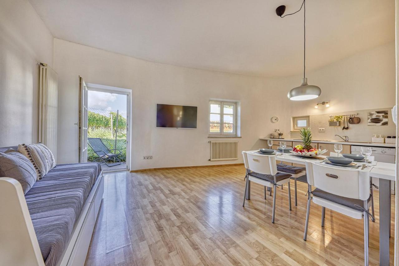 Zentral gelegenes Apartment mit Garage&kleinem Außenbereich Kaltern Exterior foto