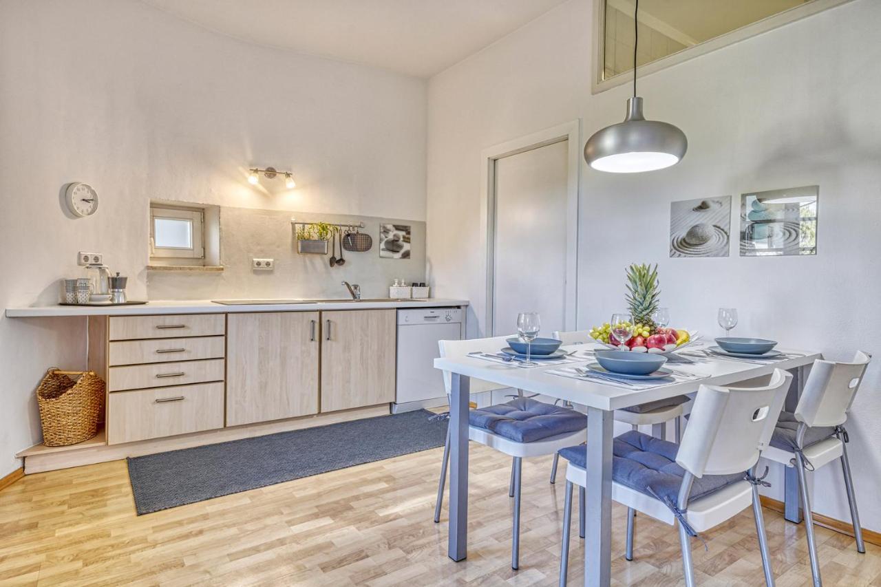 Zentral gelegenes Apartment mit Garage&kleinem Außenbereich Kaltern Exterior foto