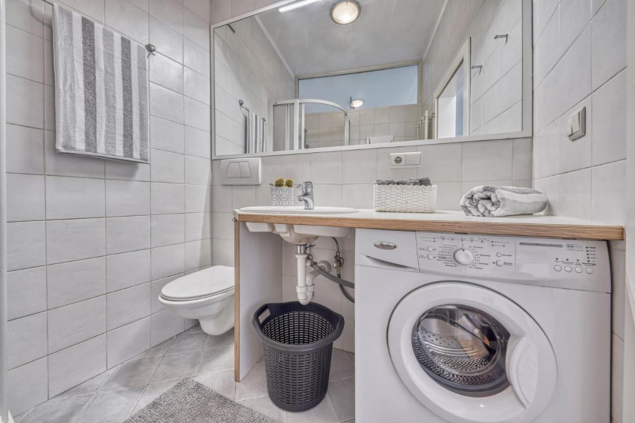 Zentral gelegenes Apartment mit Garage&kleinem Außenbereich Kaltern Exterior foto