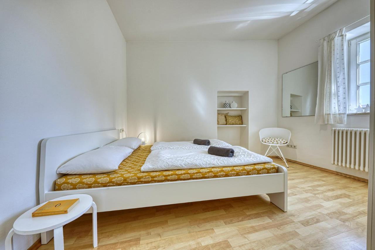 Zentral gelegenes Apartment mit Garage&kleinem Außenbereich Kaltern Exterior foto